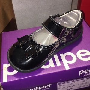 Free Shipping Betty Black NIB